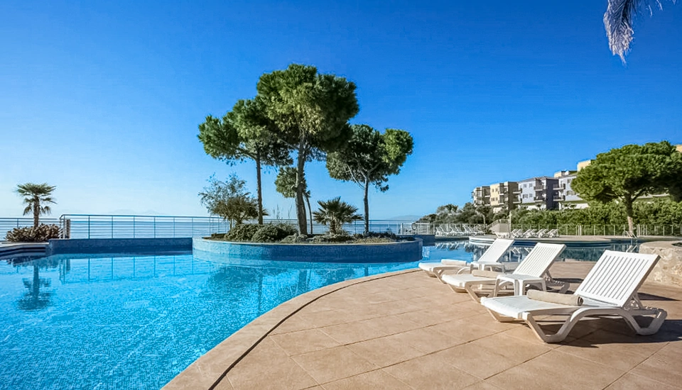 هتل آریا کلاروس کوش آداسی